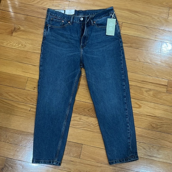H&M, Medium washed tapered regular fit cropped jeans - Picture 2 of 4